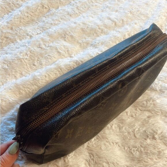 LV monogram trousse toilette 23 - Picture 3 of 8